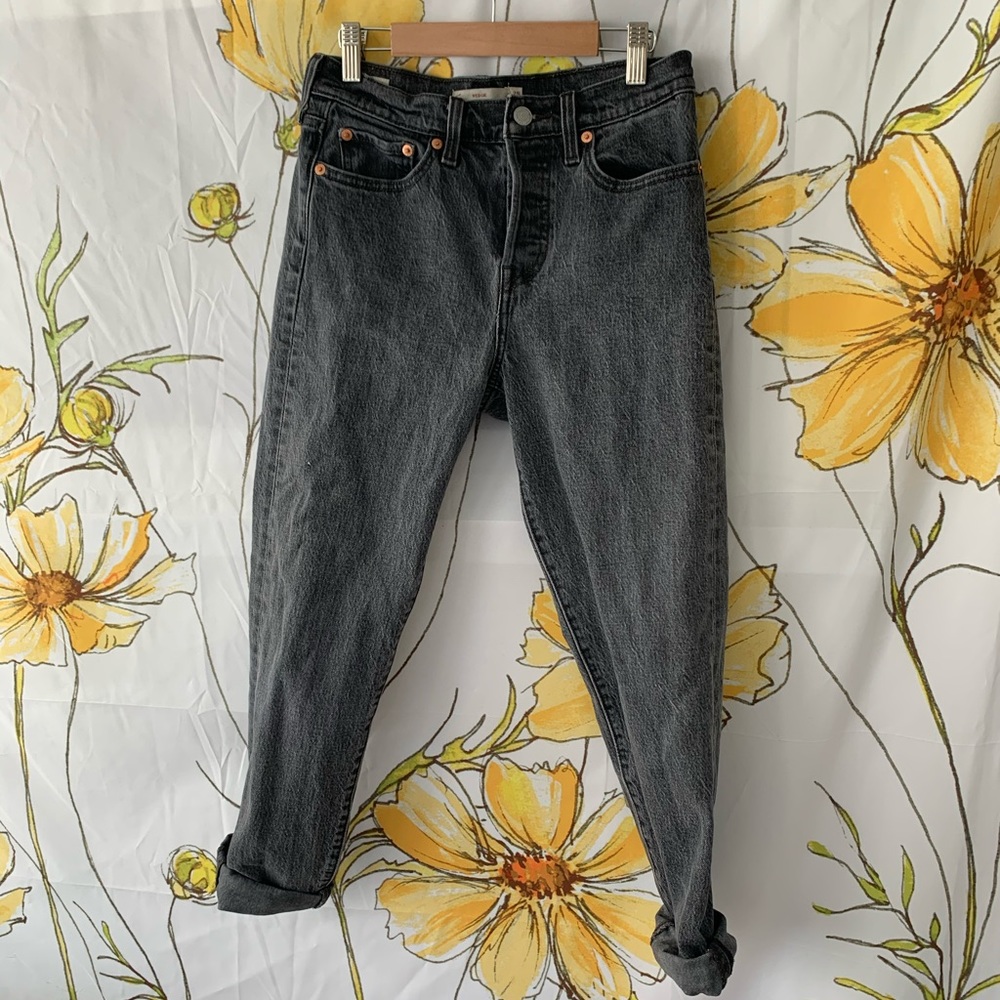 Washed black wedgie Levi’s jean